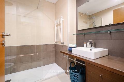 Moradia de tipologia T4+1 para venda em Perosinho, Vila Nova de Gaia