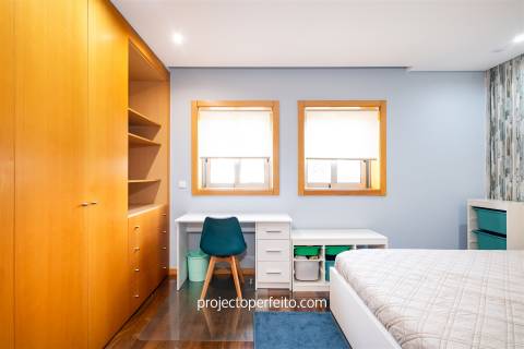 Moradia de tipologia T4+1 para venda em Perosinho, Vila Nova de Gaia