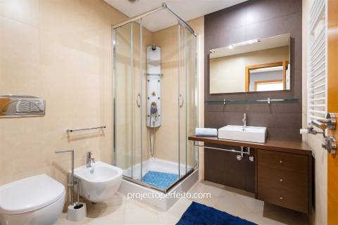 Moradia de tipologia T4+1 para venda em Perosinho, Vila Nova de Gaia