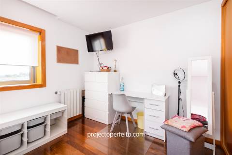 Moradia de tipologia T4+1 para venda em Perosinho, Vila Nova de Gaia