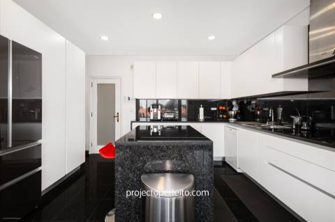 Moradia Geminada T4 Venda em São Félix da Marinha,Vila Nova de Gaia