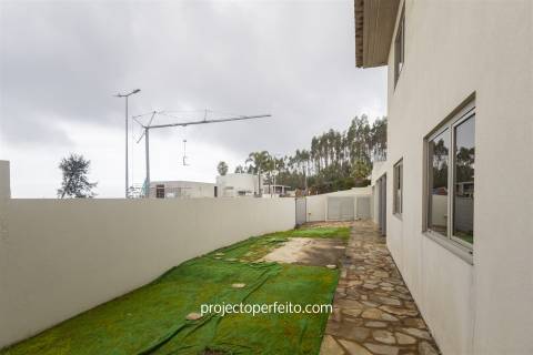 Moradia Isolada T3+3 Venda em Escapães,Santa Maria da Feira