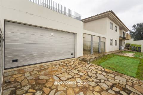 Moradia Isolada T3+3 Venda em Escapães,Santa Maria da Feira