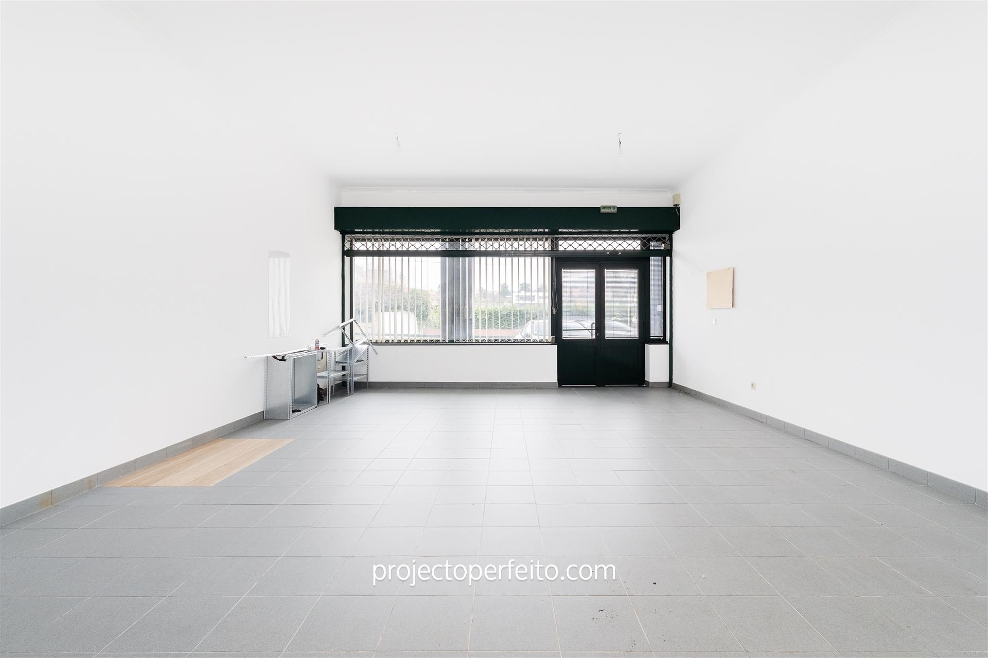 Loja  Venda em Nogueira do Cravo e Pindelo,Oliveira de Azeméis