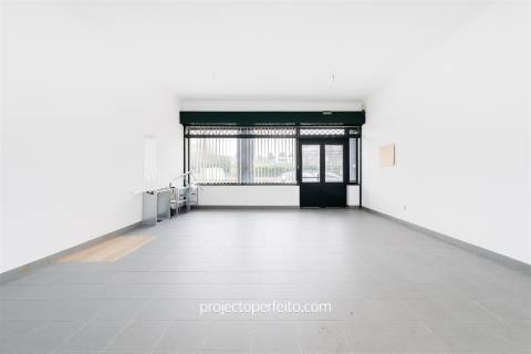 Loja  Venda em Nogueira do Cravo e Pindelo,Oliveira de Azeméis