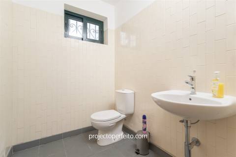 Loja  Venda em Nogueira do Cravo e Pindelo,Oliveira de Azeméis