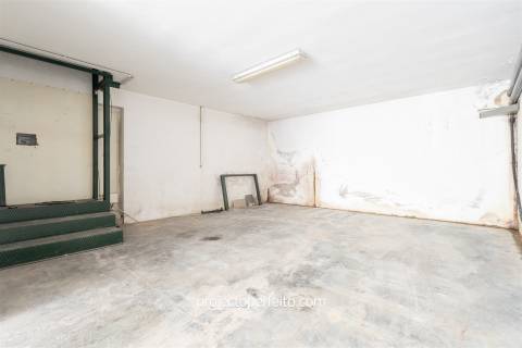 Loja  Venda em Nogueira do Cravo e Pindelo,Oliveira de Azeméis