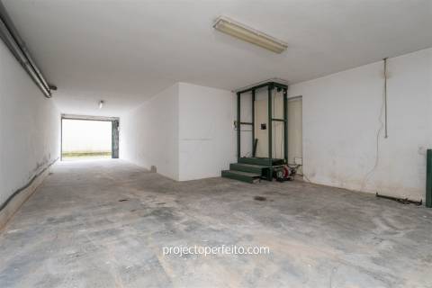 Loja  Venda em Nogueira do Cravo e Pindelo,Oliveira de Azeméis