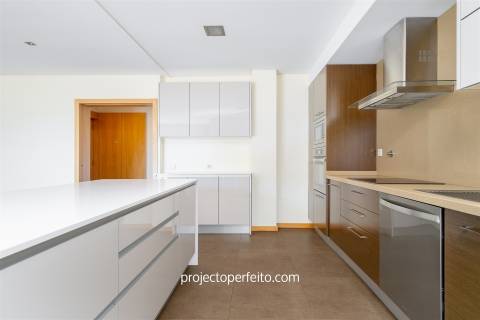 Apartamento T4 Venda em Santa Maria da Feira, Travanca, Sanfins e Espargo,Santa Maria da Feira