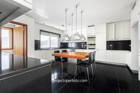 Apartamento T6 Arrendamento em Espinho,Espinho