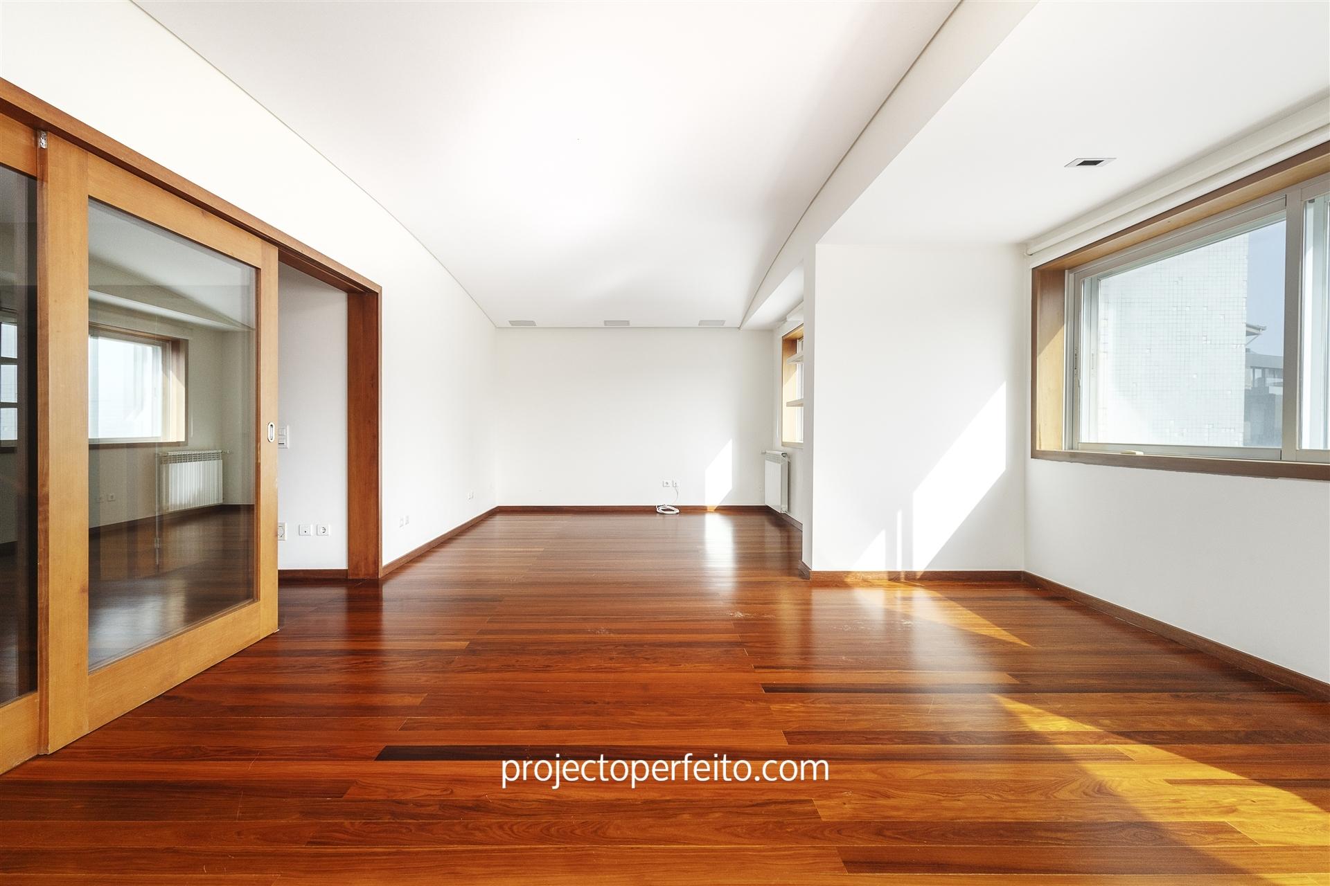 Apartamento T6 Arrendamento em Espinho,Espinho