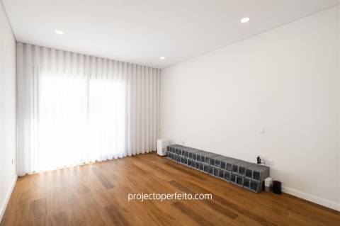 Moradia Geminada T4 Venda em Esmoriz,Ovar