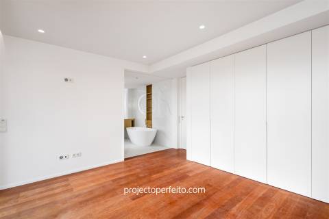 Moradia Geminada T4+1 Venda em Arcozelo,Vila Nova de Gaia