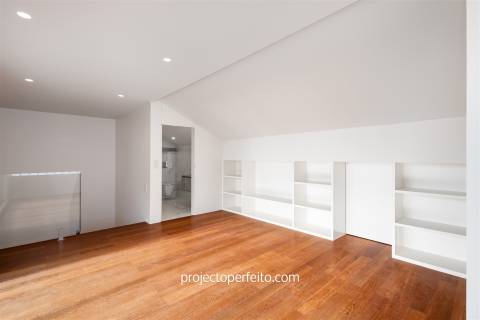 Moradia Geminada T4+1 Venda em Arcozelo,Vila Nova de Gaia