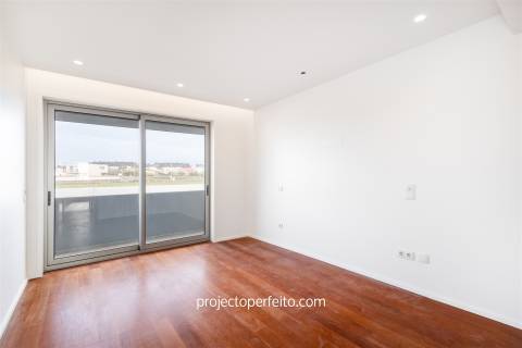 Moradia Geminada T4+1 Venda em Arcozelo,Vila Nova de Gaia