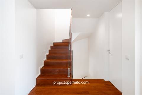 Moradia Geminada T4+1 Venda em Arcozelo,Vila Nova de Gaia