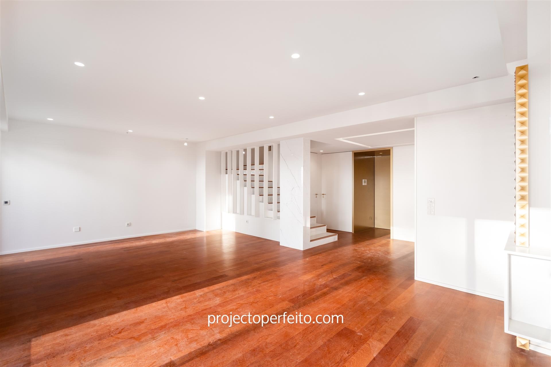 Moradia Geminada T4+1 Venda em Arcozelo,Vila Nova de Gaia