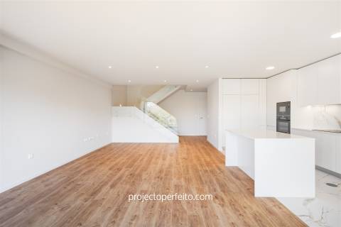 Moradia em Banda T3+1 Venda em Fânzeres e São Pedro da Cova,Gondomar