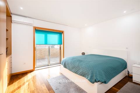 Moradia de tipologia T4+1 para venda em Perosinho, Vila Nova de Gaia