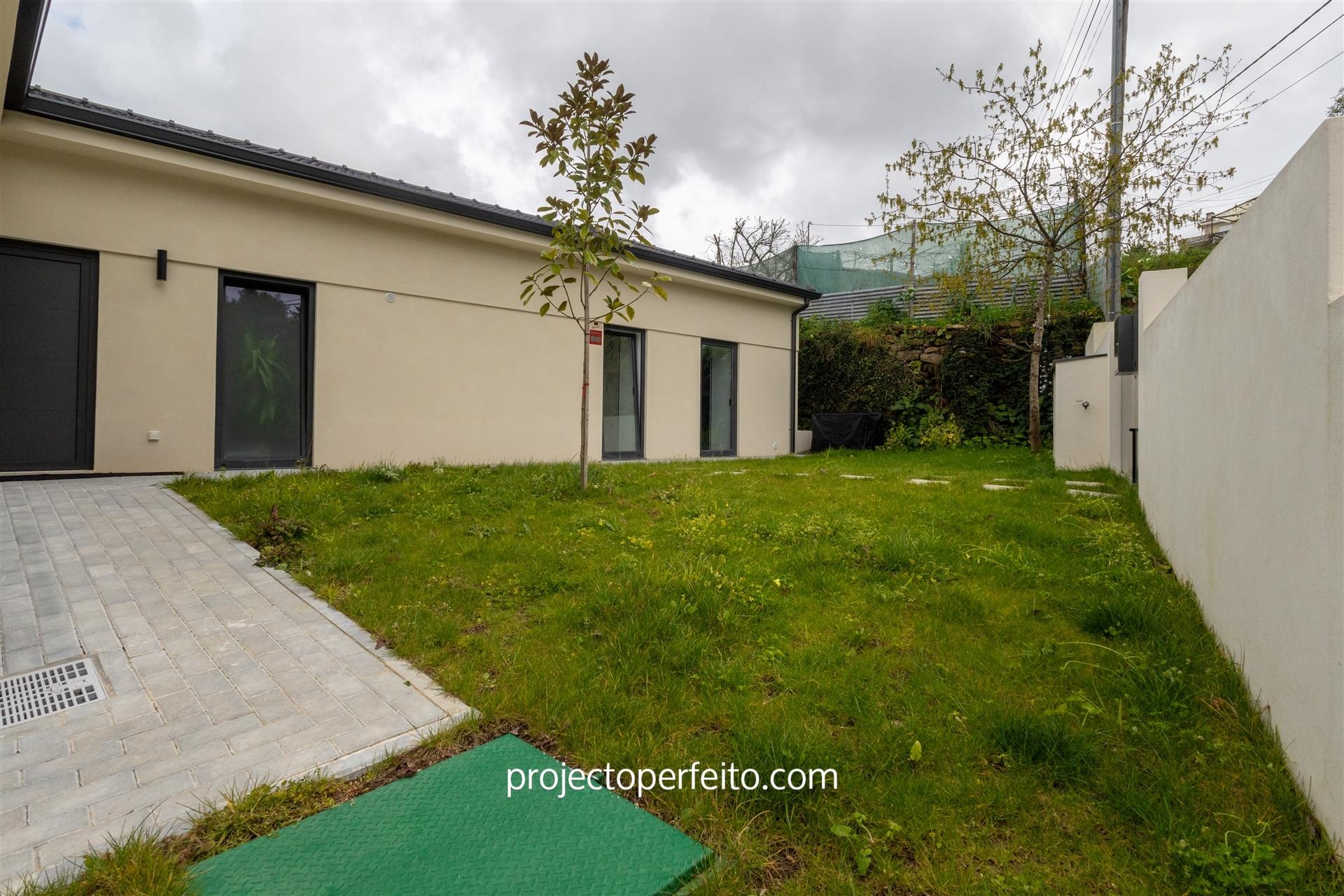 Moradia T3 Venda em Nogueira da Regedoura,Santa Maria da Feira