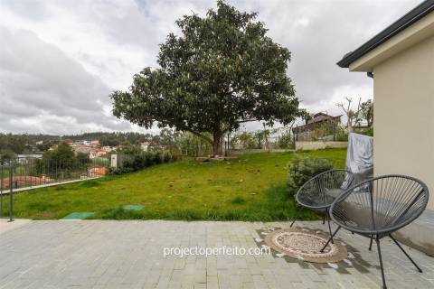 Moradia T3 Venda em Nogueira da Regedoura,Santa Maria da Feira