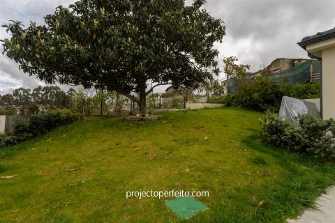 Moradia T3 Venda em Nogueira da Regedoura,Santa Maria da Feira