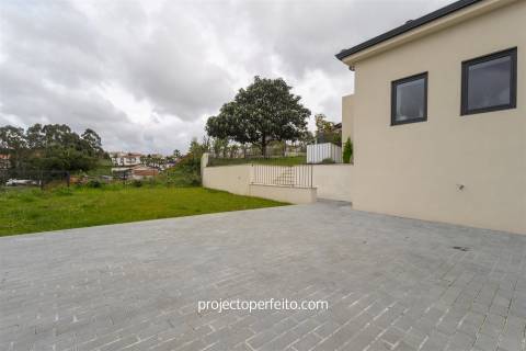 Moradia T3 Venda em Nogueira da Regedoura,Santa Maria da Feira