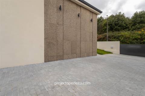 Moradia T3 Venda em Nogueira da Regedoura,Santa Maria da Feira