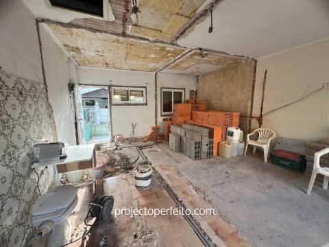 Moradia para Restaurar T2 Venda em Mafamude e Vilar do Paraíso,Vila Nova de Gaia