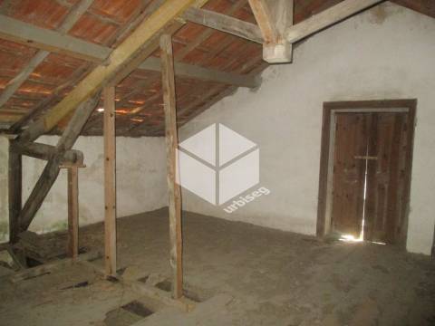 Casa de Habitação com 6530 m2 na Gala