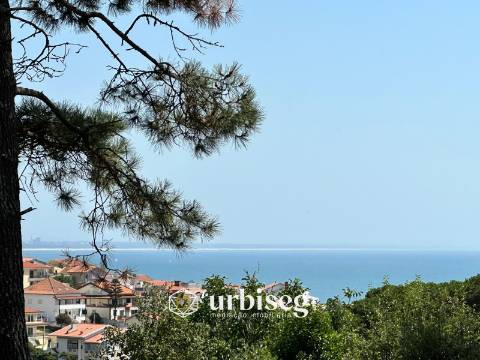Terreno com excelentes Vistas de Mar e Cidade