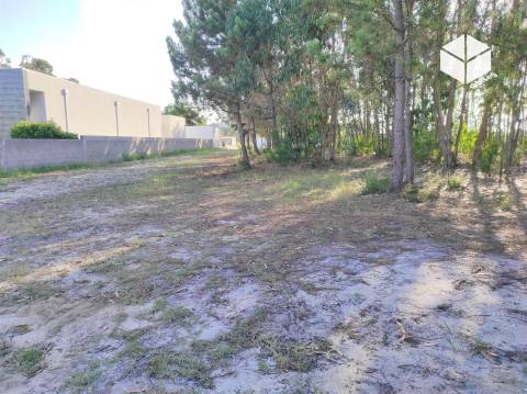 Urbanizável – Terreno com 1930m2