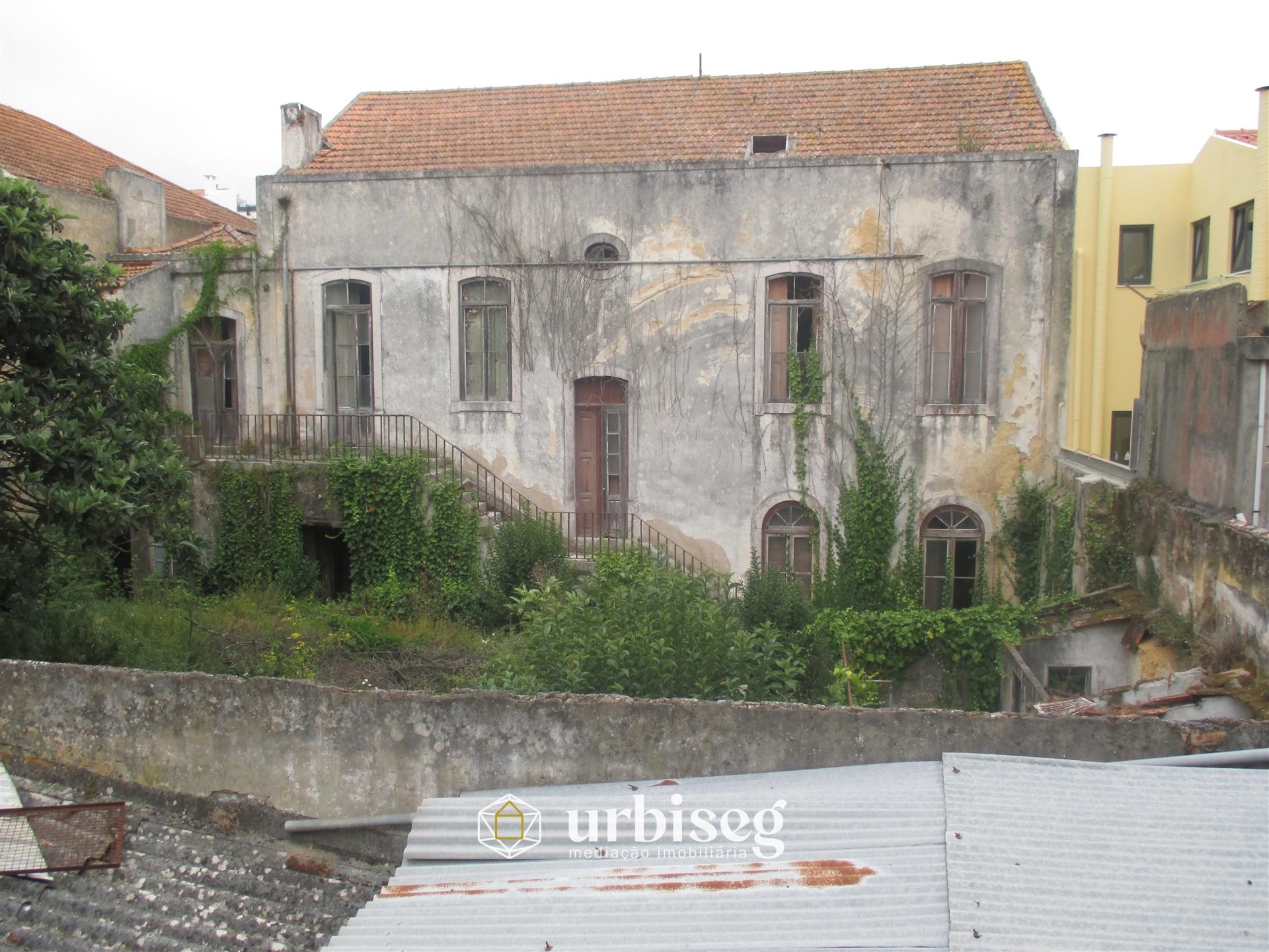 Moradia/Prédio para Reconstrução na Figueira da Foz | 599m² | Zona ARU