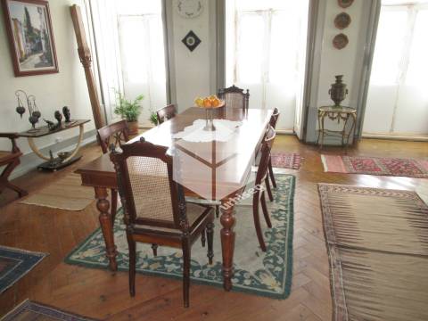 Zona histórica de Montemor/ Moradia Centenária