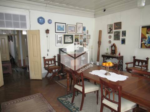 Zona histórica de Montemor/ Moradia Centenária