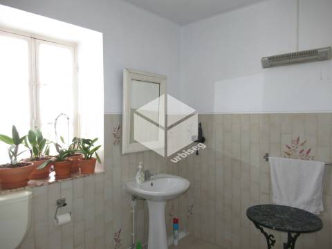 Zona histórica de Montemor/ Moradia Centenária