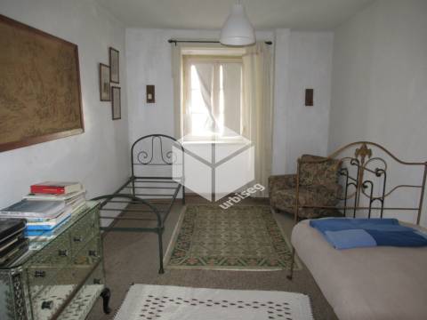 Zona histórica de Montemor/ Moradia Centenária