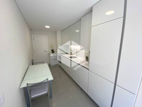 Avenida Marginal Buarcos – T2 Novo + Aparcamento + Arrumo