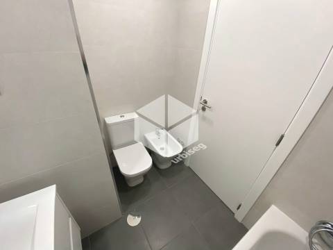 Avenida Marginal Buarcos – T4 Novo + Aparcamento