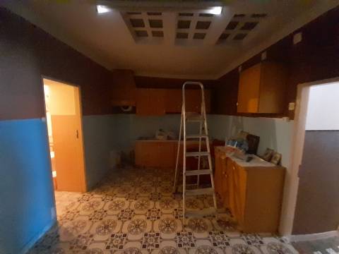 Abrunheira- Moradia T6