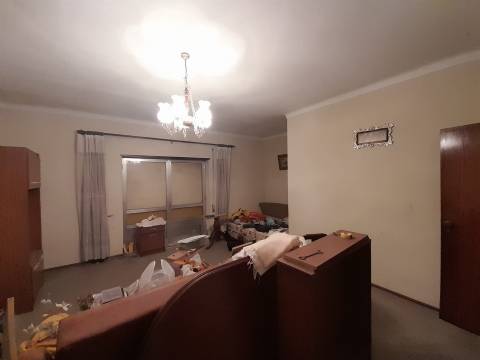 Abrunheira- Moradia T6