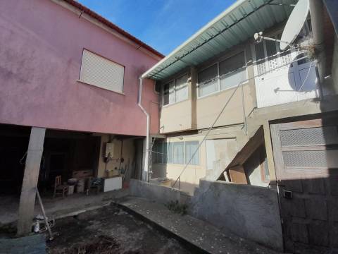 Abrunheira- Moradia T6