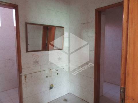 A 10 minutos a pá da Praia da Cova Gala