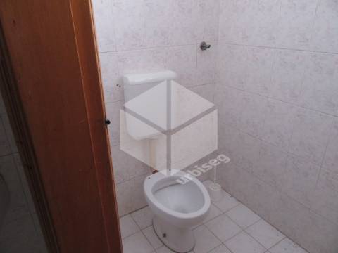 A 10 minutos a pá da Praia da Cova Gala