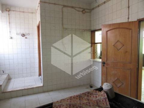 A 10 minutos a pá da Praia da Cova Gala