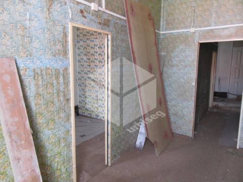 A 10 minutos a pá da Praia da Cova Gala