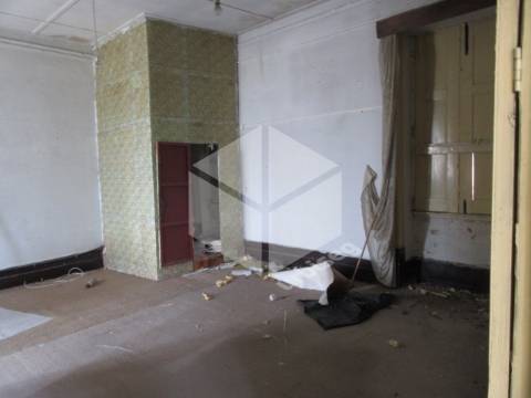 A 10 minutos a pá da Praia da Cova Gala