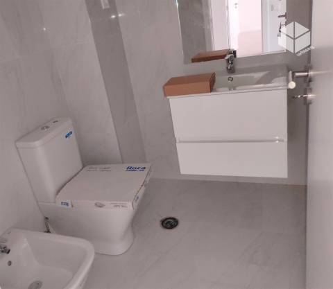 Avenida Marginal Buarcos – Apartamento Novo + Aparcamento