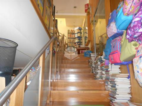 PRÉDIO NA BAIXA DA CIDADE- ZONA ARU