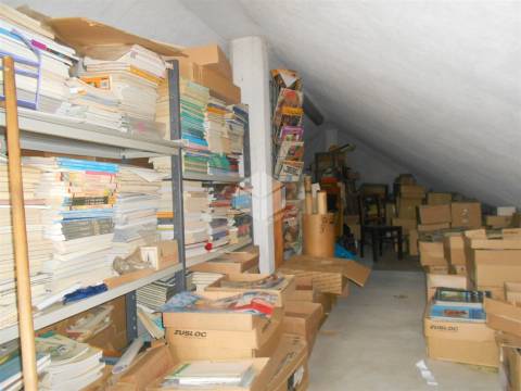 PRÉDIO NA BAIXA DA CIDADE- ZONA ARU